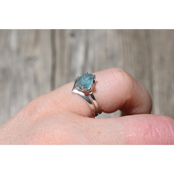 Aquamarine ring set, raw crystal ring sterling  size 3 4 5 6 7 8 9 10 11 12 13 - Picture 3 of 10